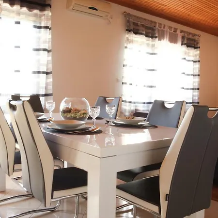 Split Apartment